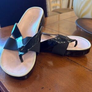 Taryn Rose Black Thong Sandals Size 9.5 - Elegance Meets Comfort